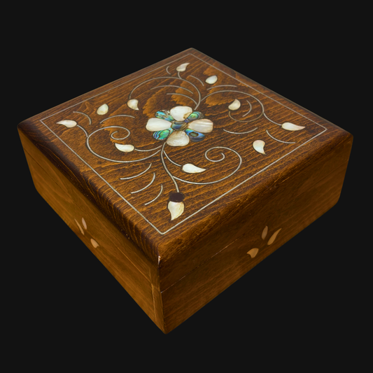 Boîte Damasquine de Luxe Artisanale – Nacre & Velours
