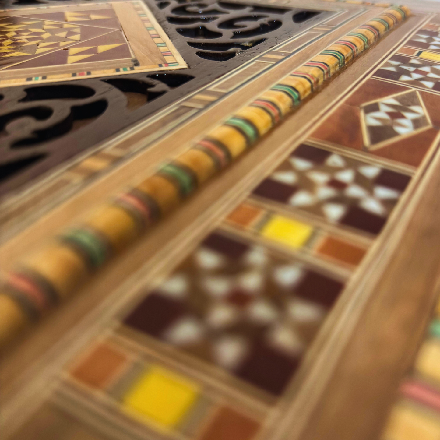 Baú Damasquino de Joias e Lembranças – Elegância em Veludo