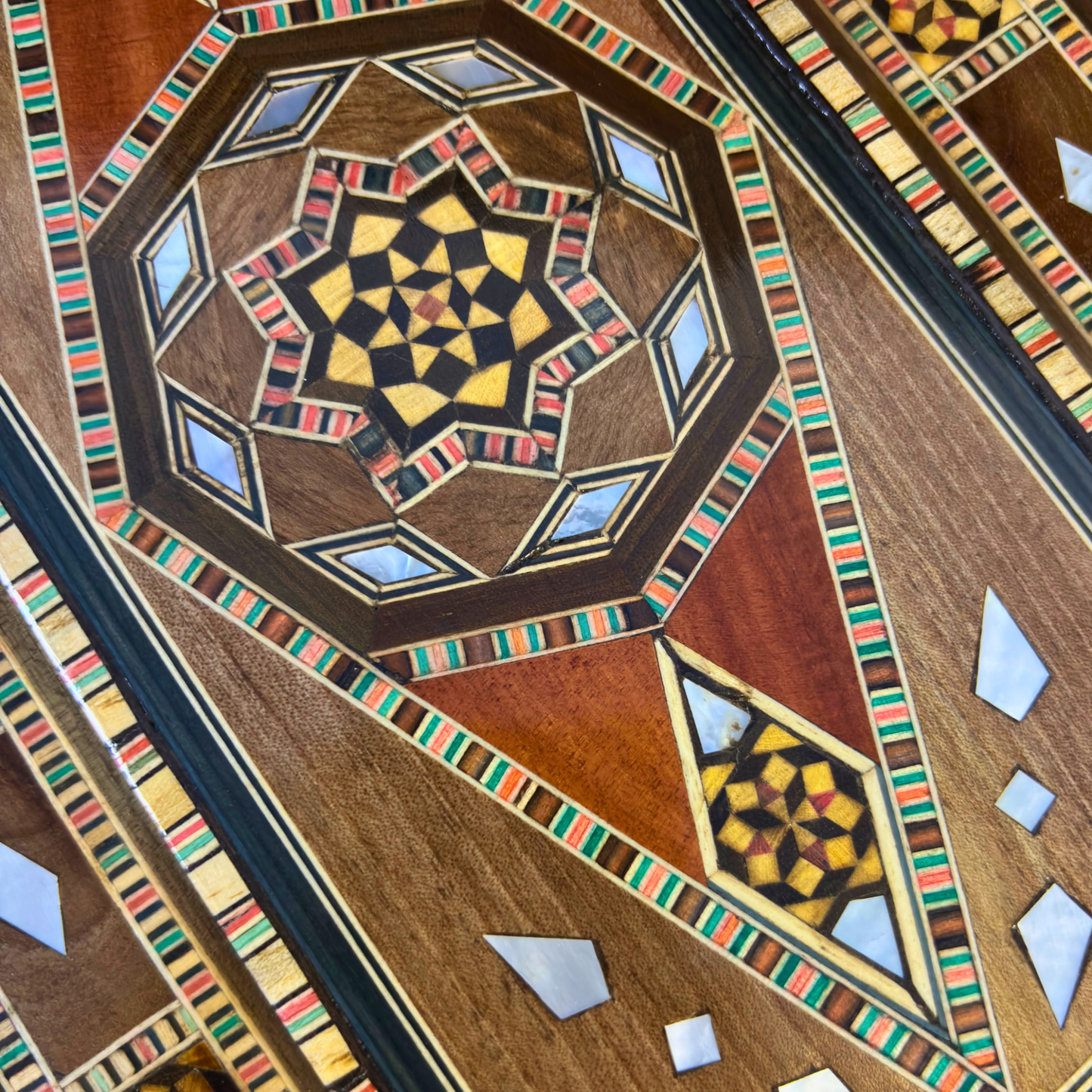 Elegant Mosaic Box – Damascene Art & Velvet Interior