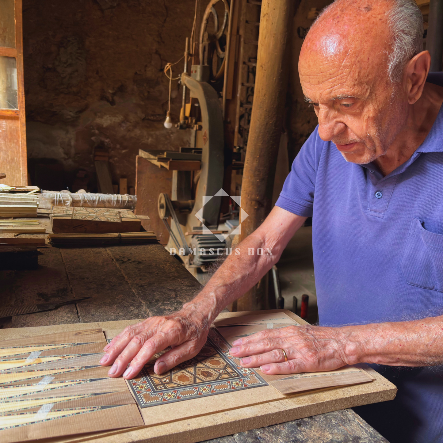 Handgefertigter Damaszener Schach- & Backgammon-Tisch von Gaby Al Dayeh – Meisterwerk mit Perlmutt