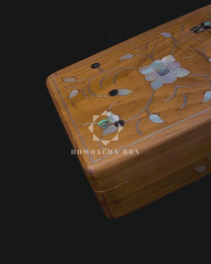 Scatola Damaschina Artigianale di Lusso – Madreperla & Velluto