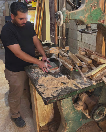 Scatola Damascena con Serratura – Capolavoro Artigianale